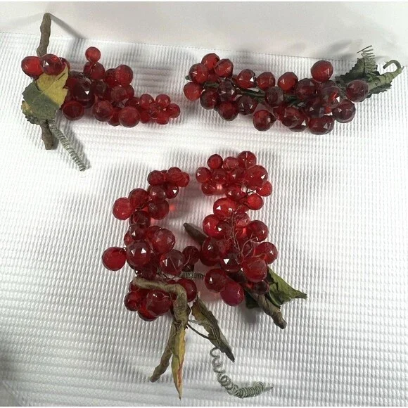 Vintage Grapes Acrylic Lucite Set Of 5 Burgundy Red GrannyCore - Picture 3 of 4